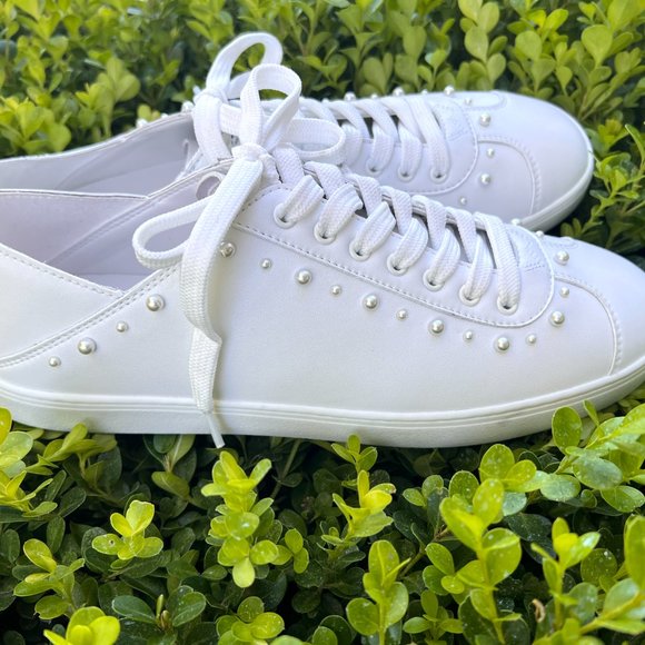 STUART WEITZMAN - NWOT Women's Faux-Pearl Studded Leather Sneakers - Size 11 - Picture 3 of 12